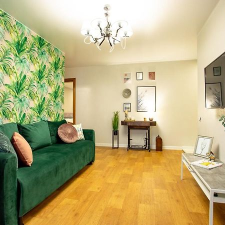 Luxury Apartment With 2 Bedrooms In The City Center Mykolaïv Esterno foto
