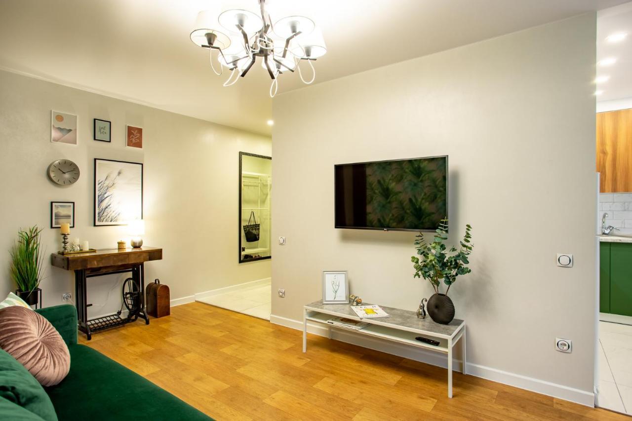 Luxury Apartment With 2 Bedrooms In The City Center Mykolaïv Esterno foto