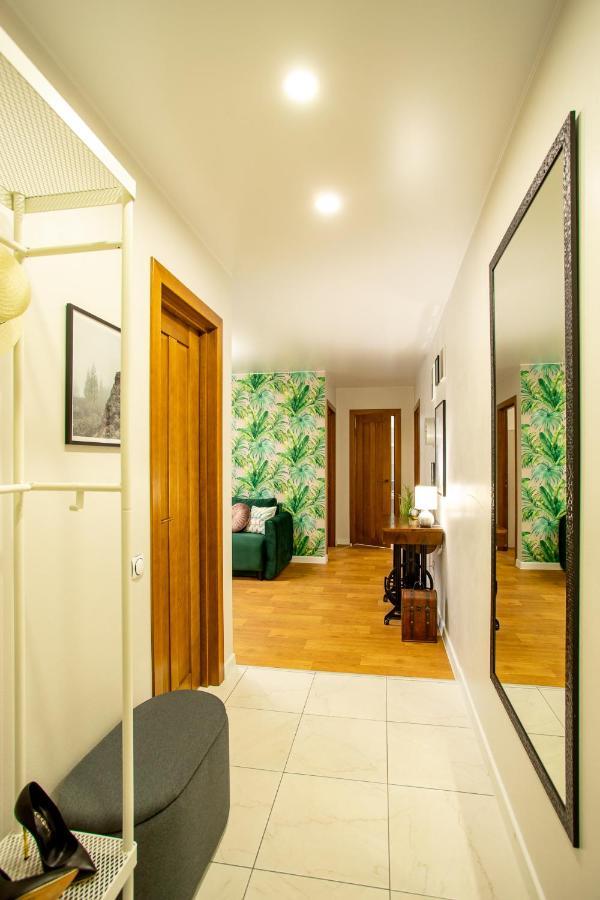 Luxury Apartment With 2 Bedrooms In The City Center Mykolaïv Esterno foto