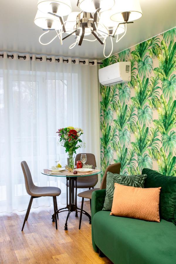 Luxury Apartment With 2 Bedrooms In The City Center Mykolaïv Esterno foto