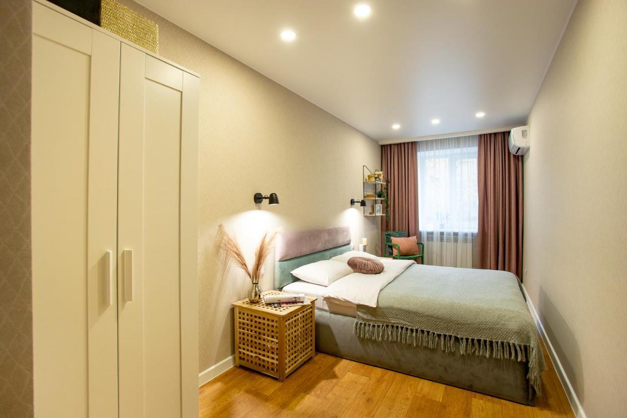 Luxury Apartment With 2 Bedrooms In The City Center Mykolaïv Esterno foto